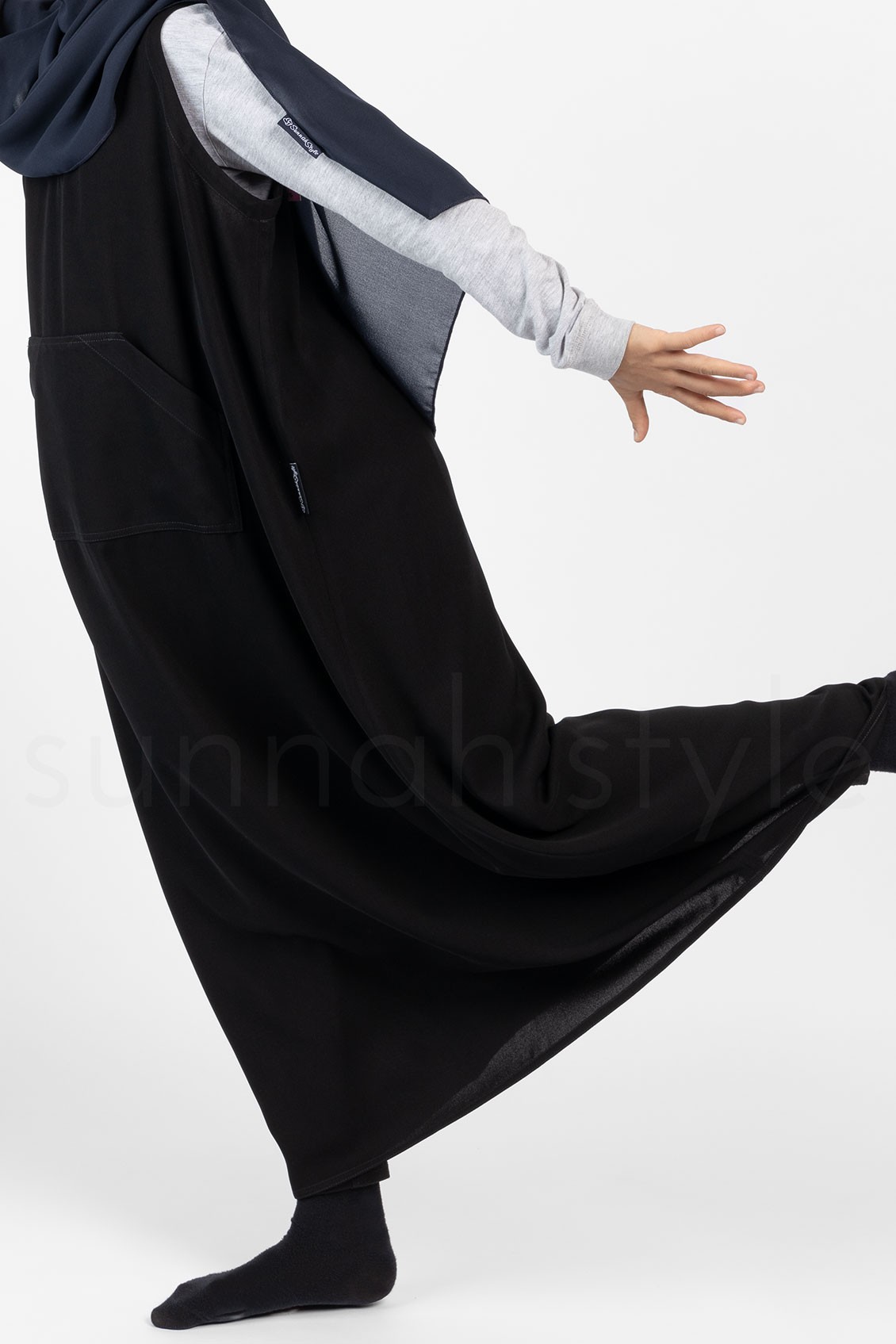 Sunnah Style Girls Essentials Sleeveless Abaya Black